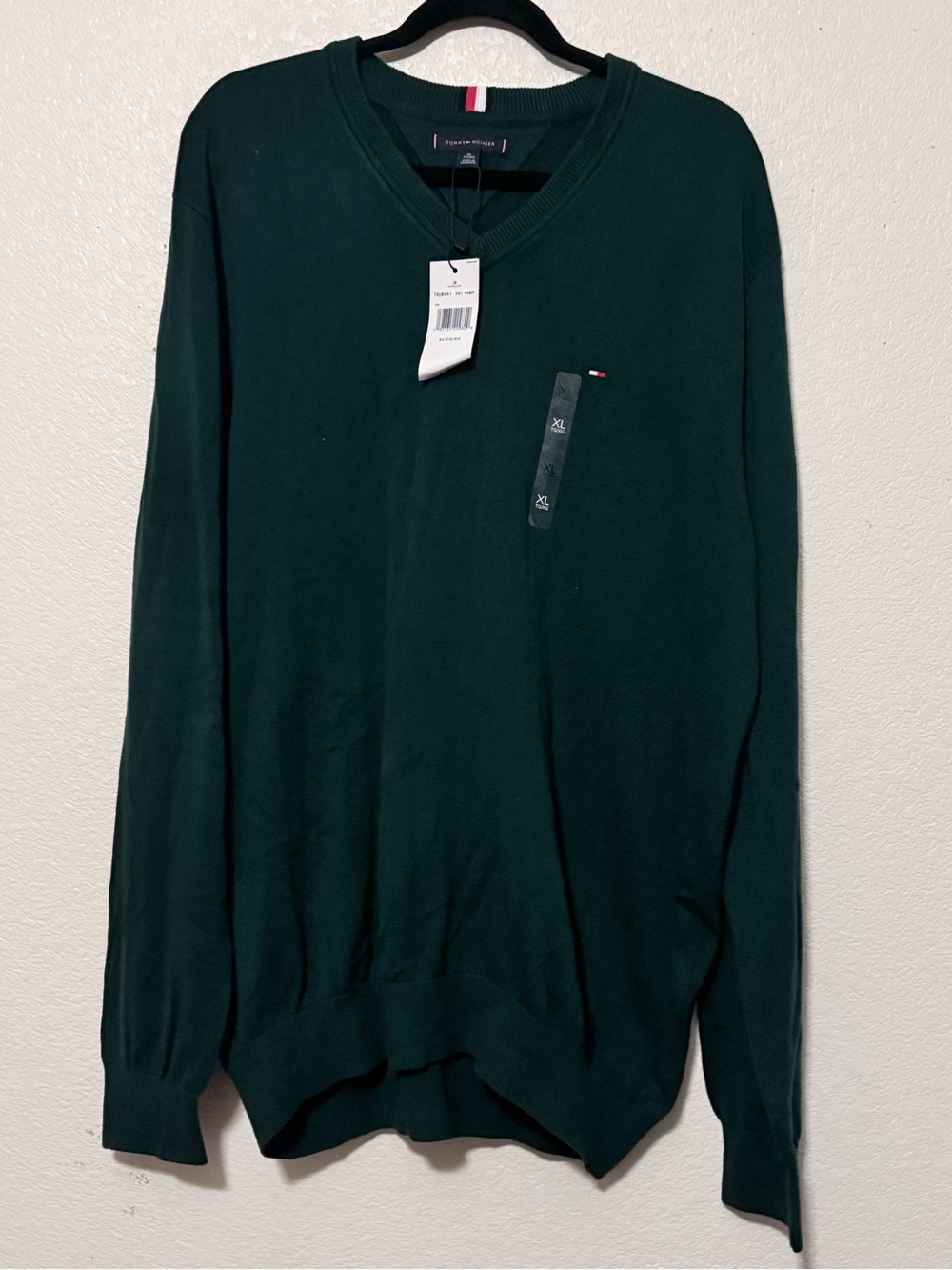 Tommy Hilfiger Men's V-Neck Sweater in Forest Green 0272
